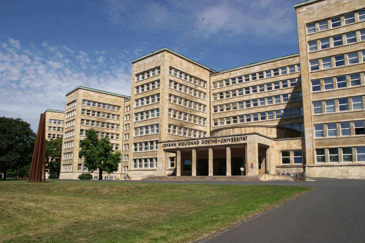 Universität Frankfurt mit Fassade aus Canstatter Travertin